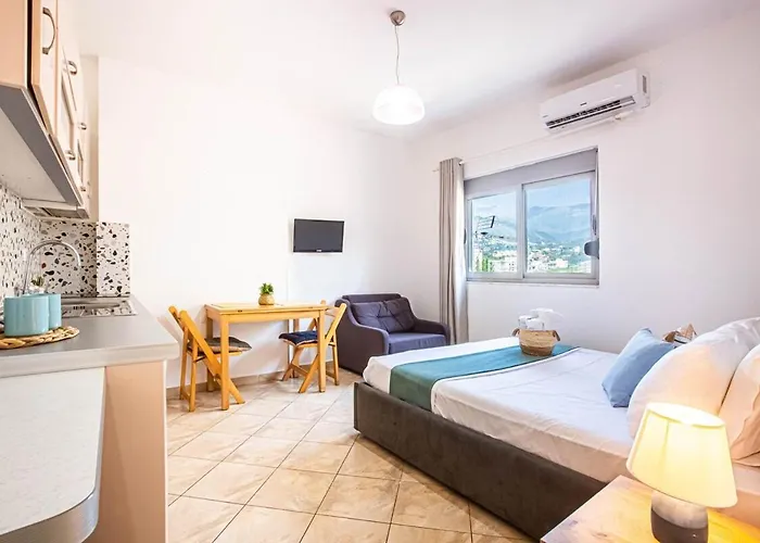 Downtown - Cozy, Kitchen & Easy Access *