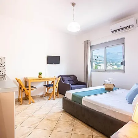 Downtown - Cozy, Kitchen & Easy Access *