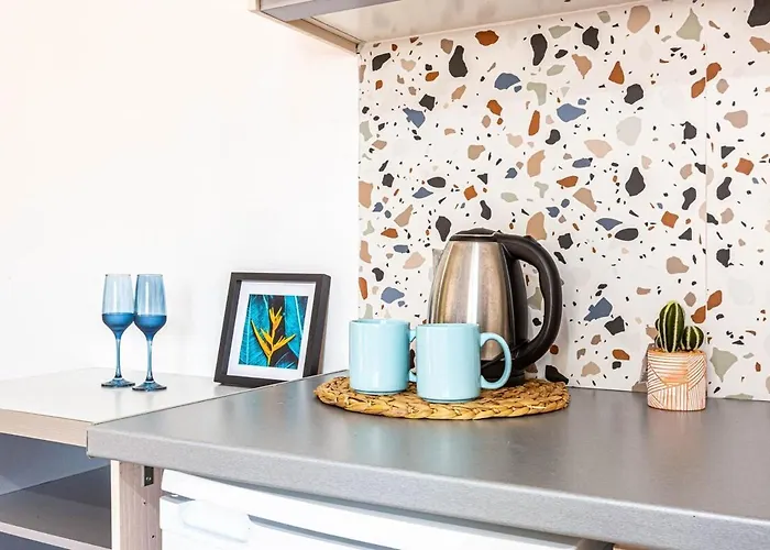 Daire Downtown - Cozy, Kitchen & Easy Access Himarë